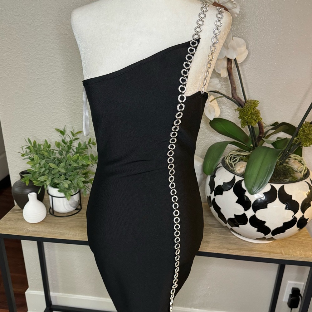 H:ours Mini Dress - Picture 1 of 3